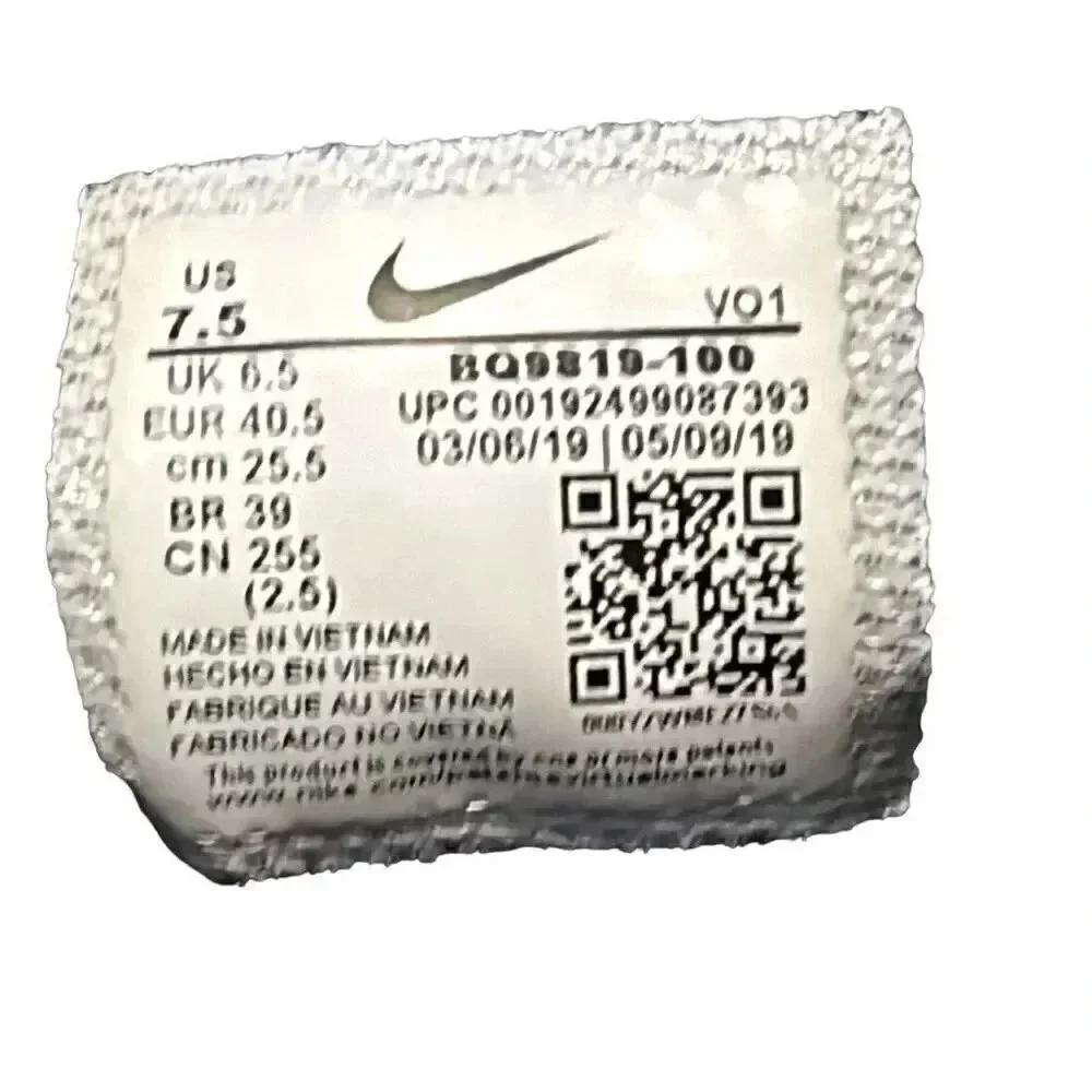 Nike Lebron witness white/black size 7.5.